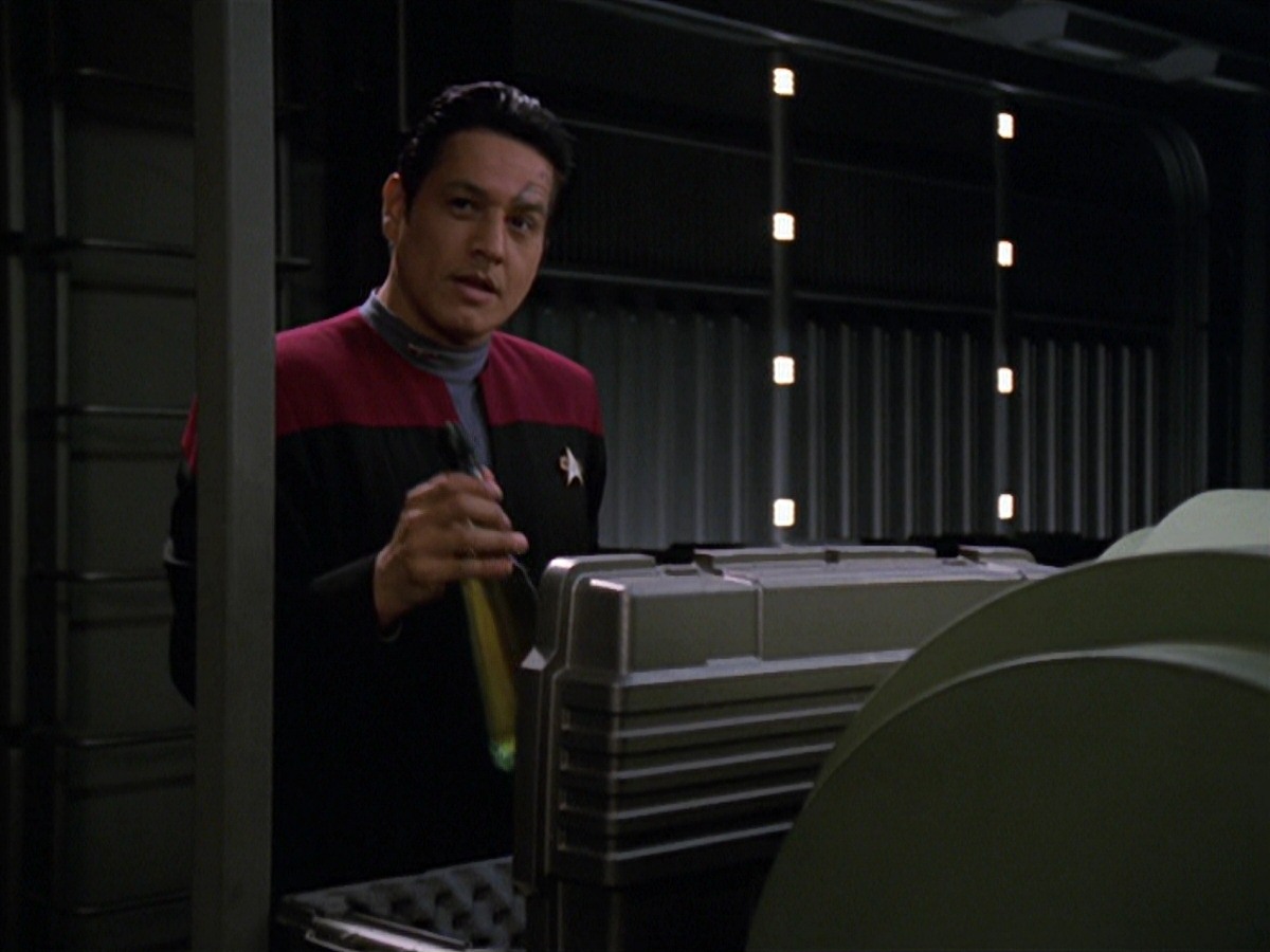 extant_StarTrek_VOY_7x11-Shattered_0080.jpg