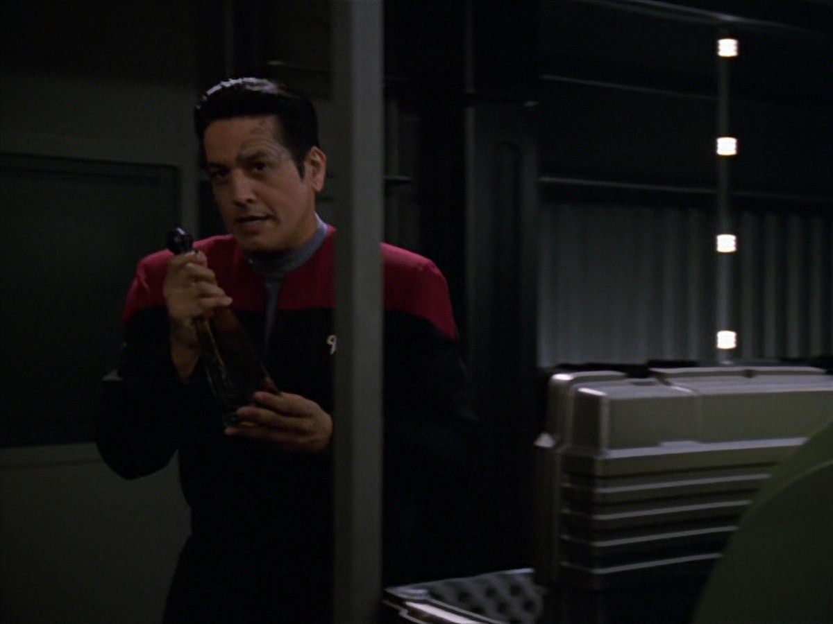 extant_StarTrek_VOY_7x11-Shattered_0084.jpg