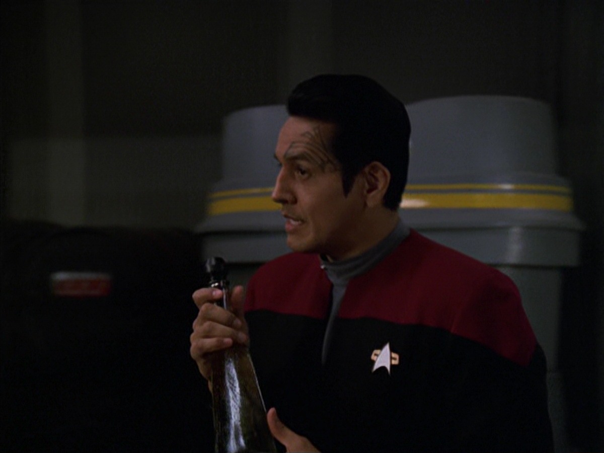 extant_StarTrek_VOY_7x11-Shattered_0087.jpg