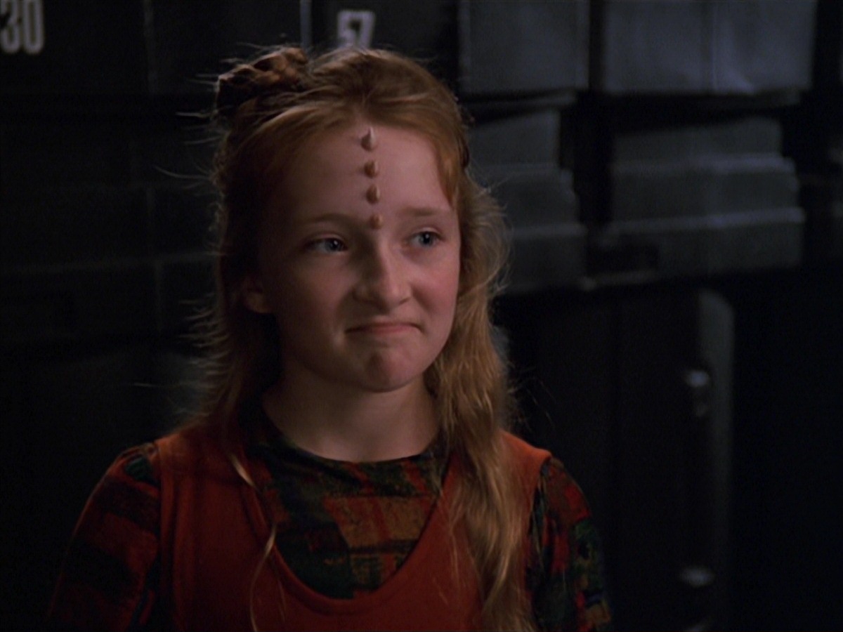 extant_StarTrek_VOY_7x11-Shattered_0121.jpg