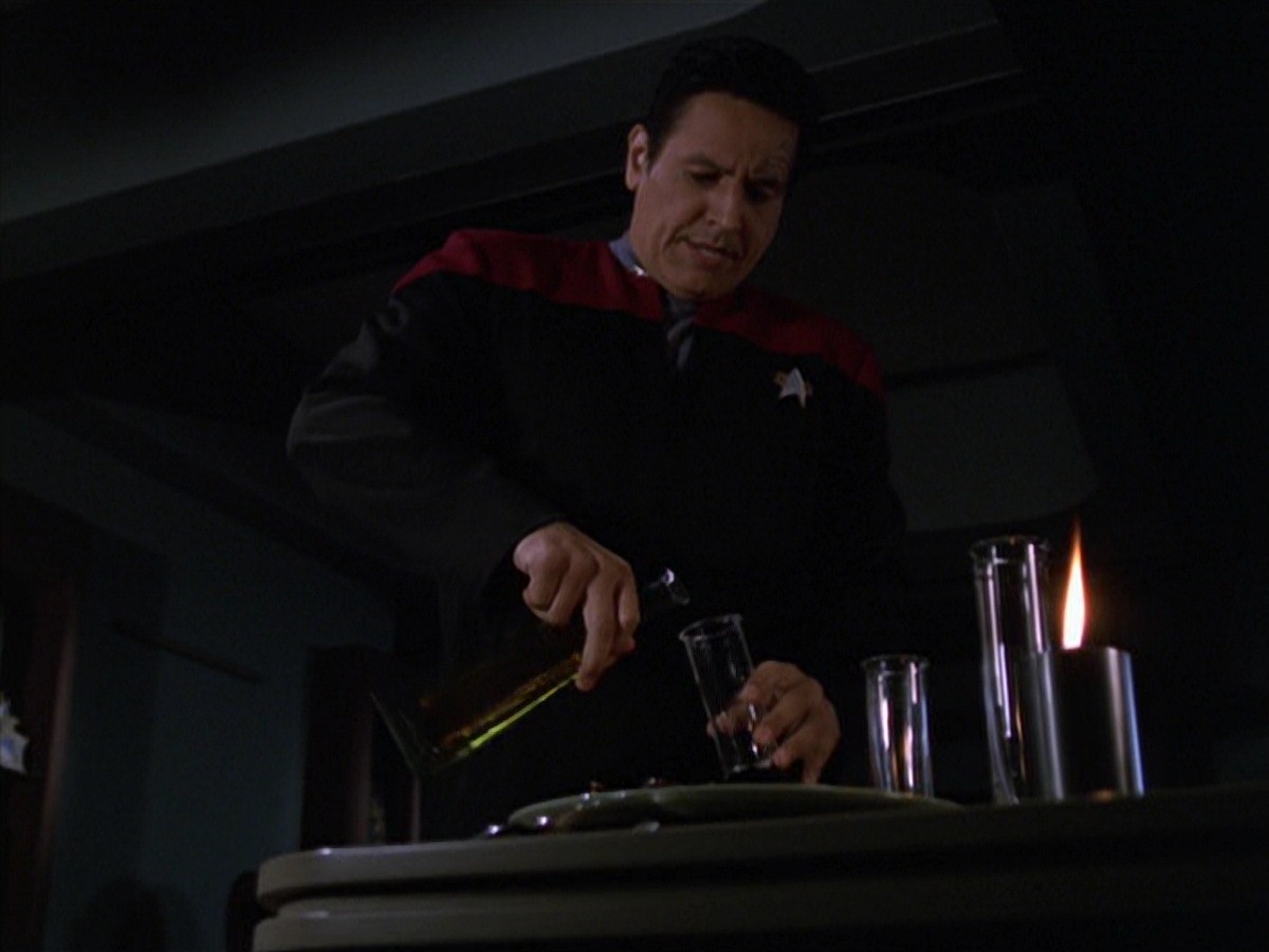 extant_StarTrek_VOY_7x11-Shattered_0142.jpg