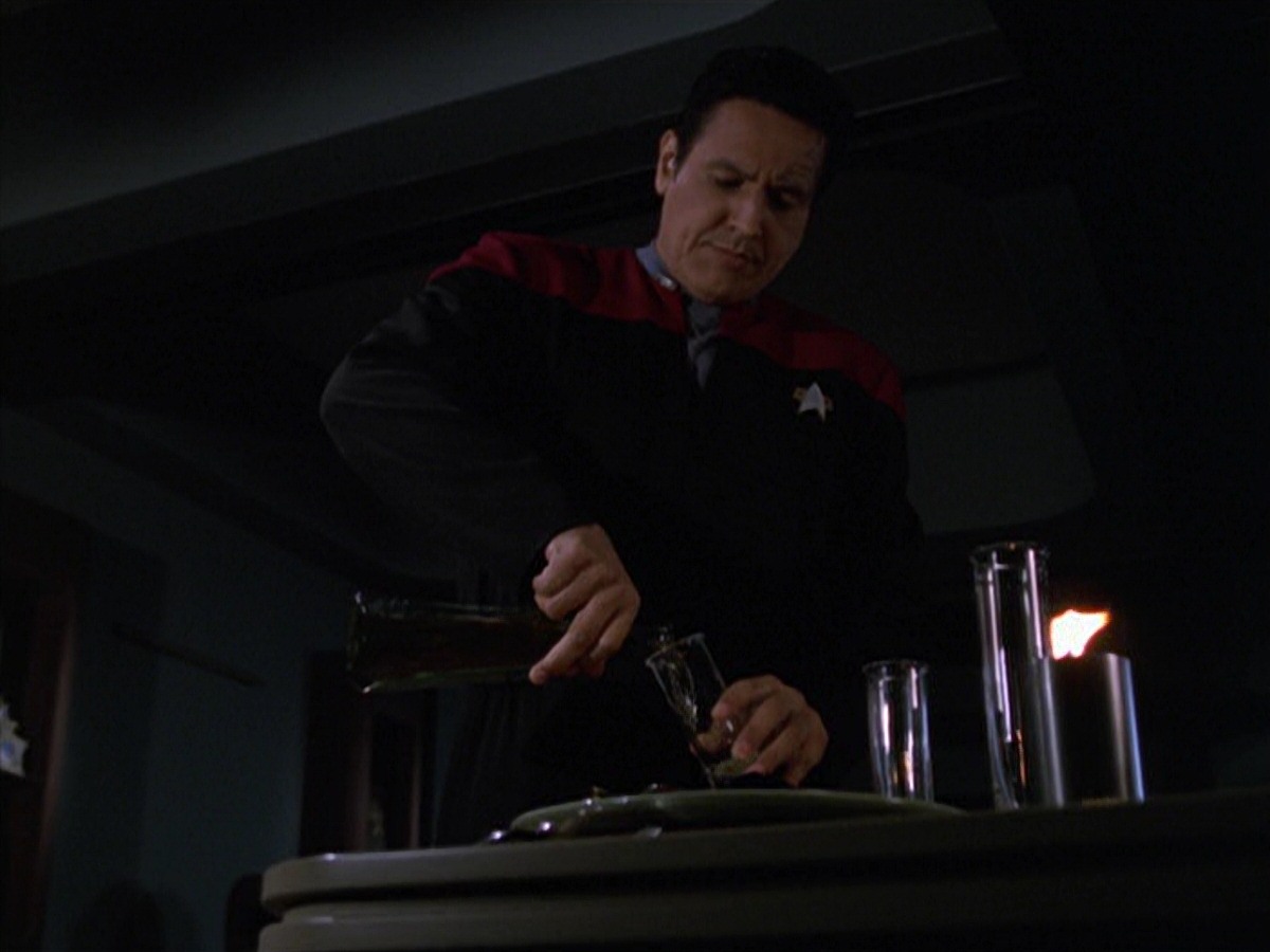 extant_StarTrek_VOY_7x11-Shattered_0144.jpg