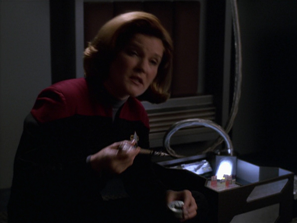 extant_StarTrek_VOY_7x11-Shattered_0146.jpg