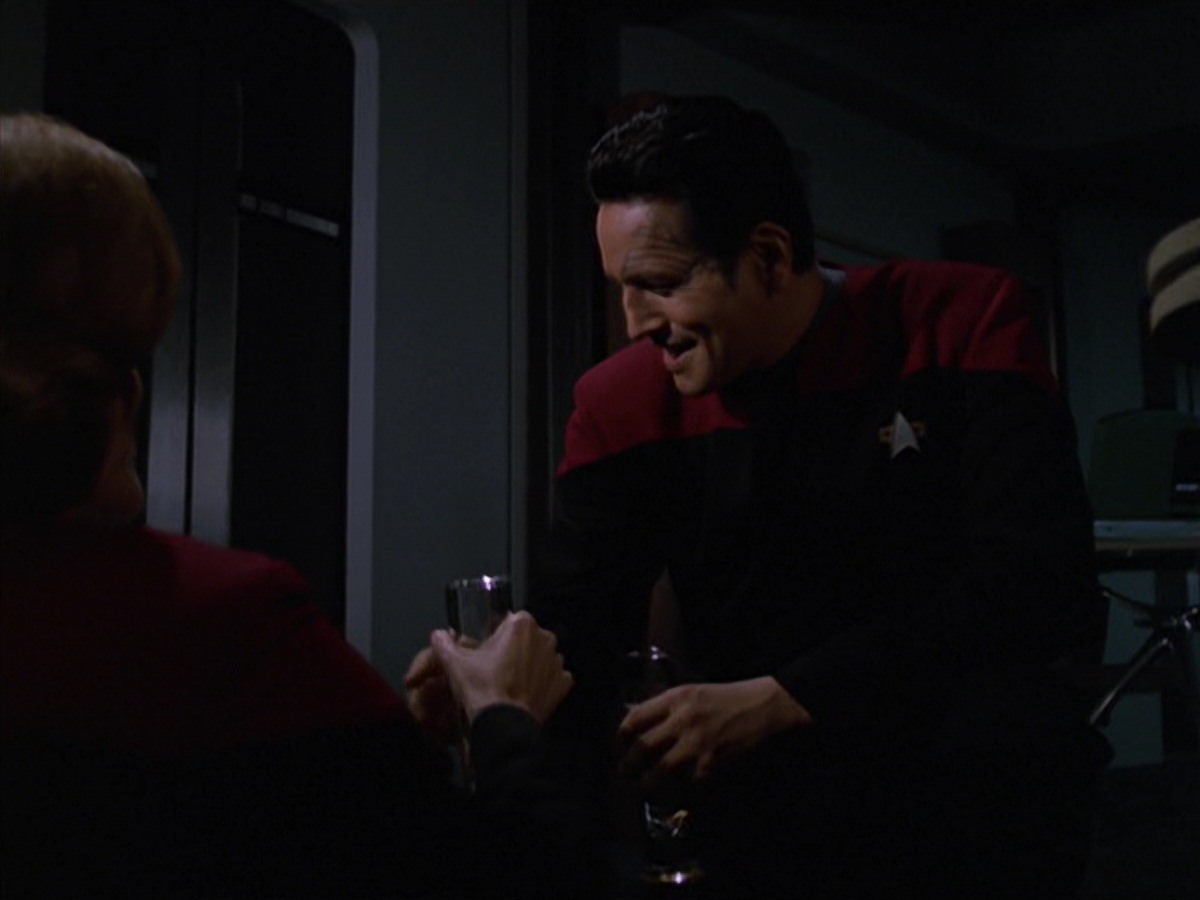 extant_StarTrek_VOY_7x11-Shattered_0163.jpg