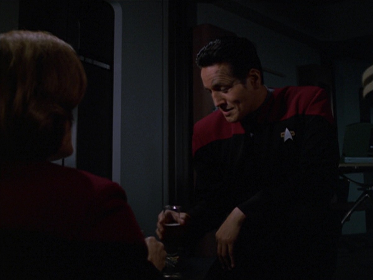 extant_StarTrek_VOY_7x11-Shattered_0167.jpg