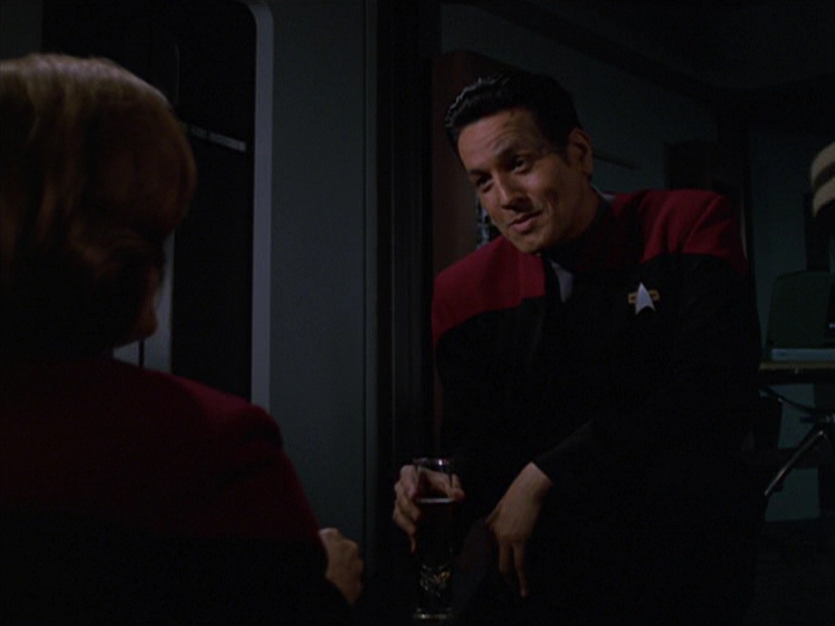 extant_StarTrek_VOY_7x11-Shattered_0169.jpg