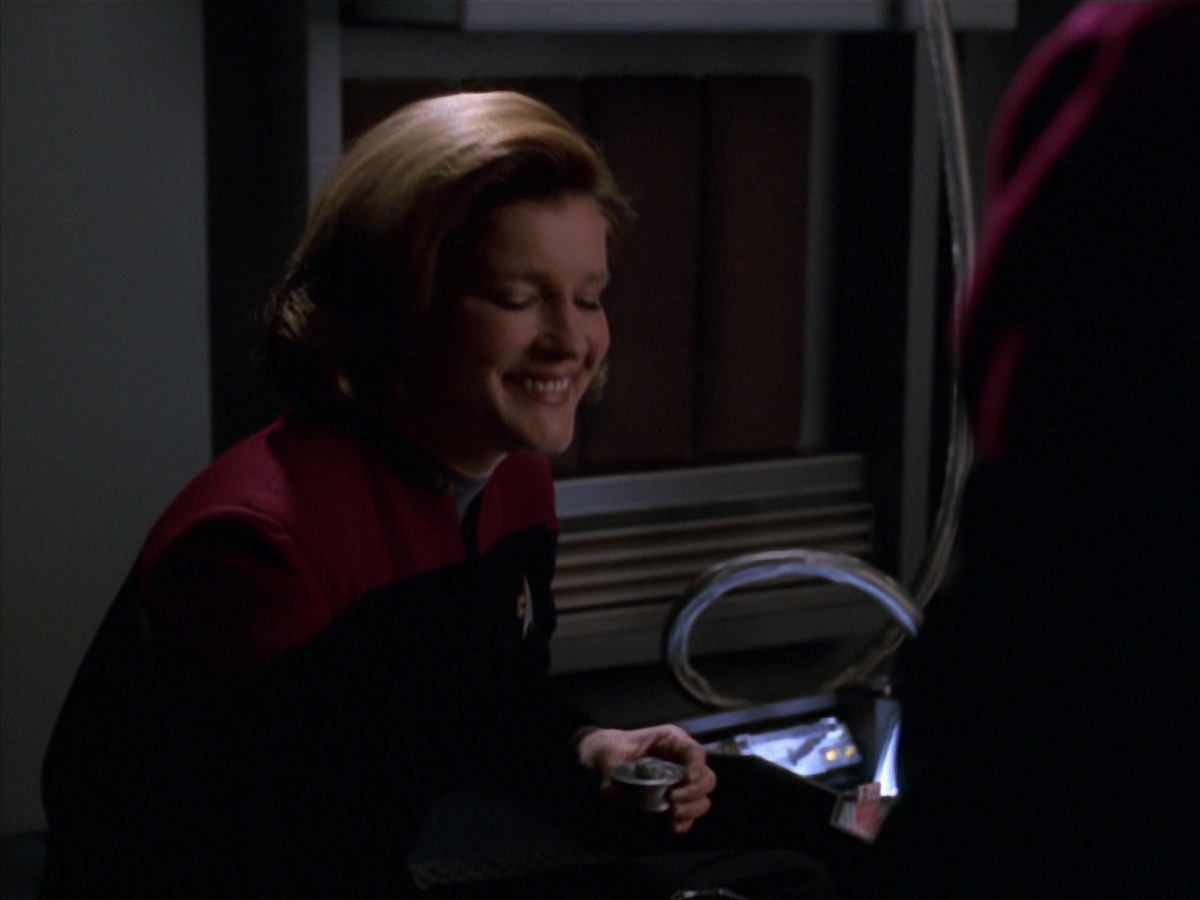 extant_StarTrek_VOY_7x11-Shattered_0170.jpg