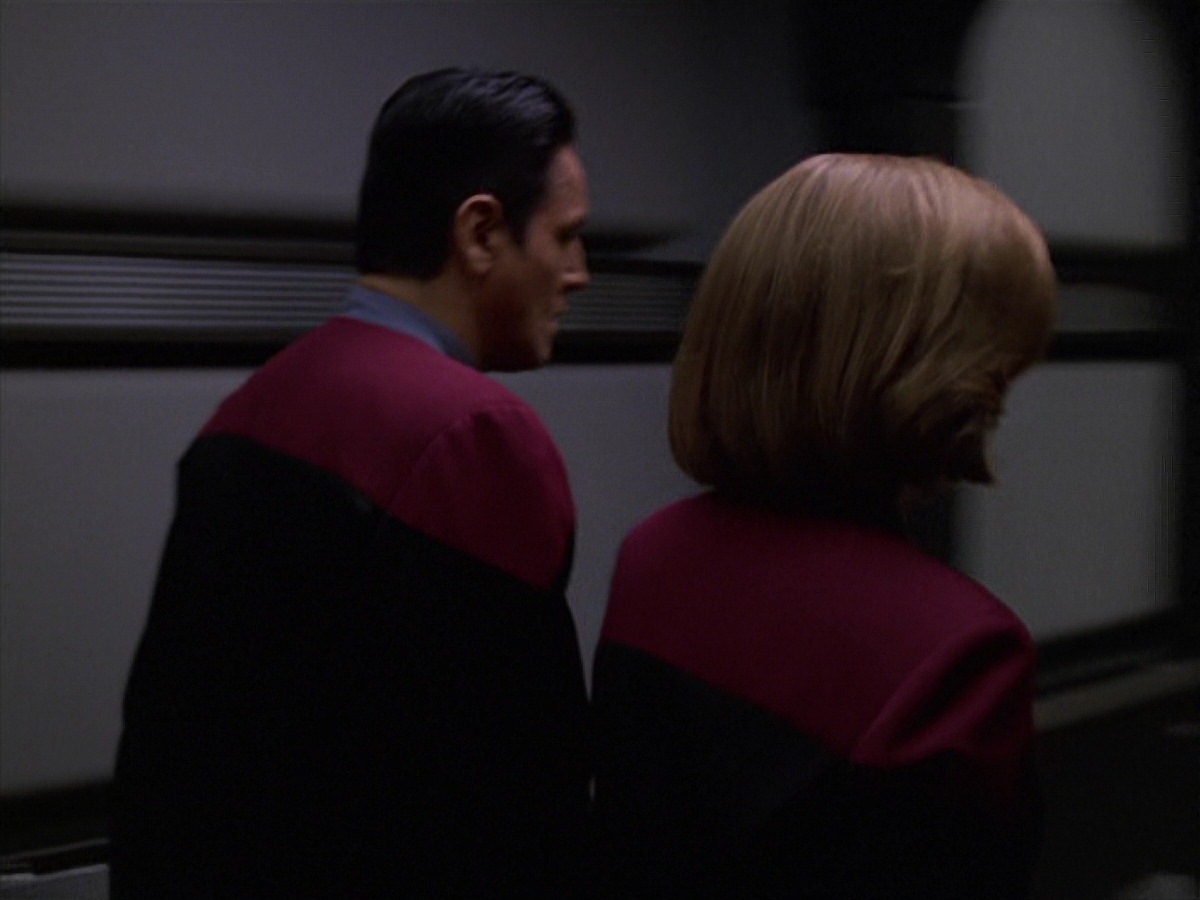 extant_StarTrek_VOY_7x11-Shattered_0209.jpg