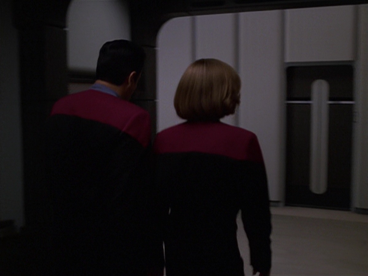 extant_StarTrek_VOY_7x11-Shattered_0210.jpg