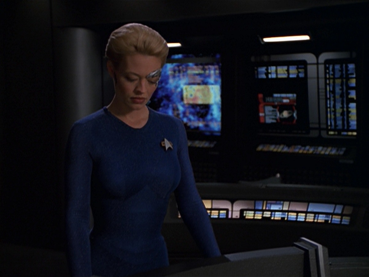 extant_StarTrek_VOY_7x11-Shattered_0219.jpg