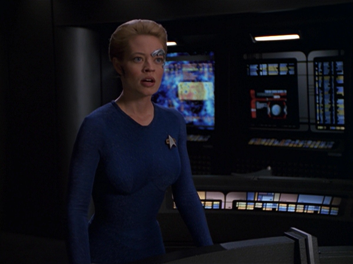 extant_StarTrek_VOY_7x11-Shattered_0221.jpg