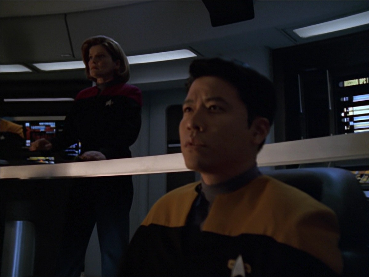 extant_StarTrek_VOY_7x11-Shattered_0236.jpg