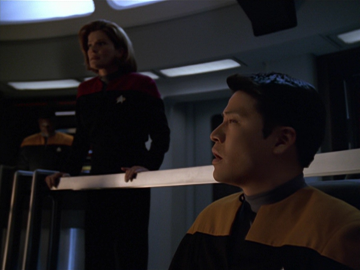 extant_StarTrek_VOY_7x11-Shattered_0238.jpg