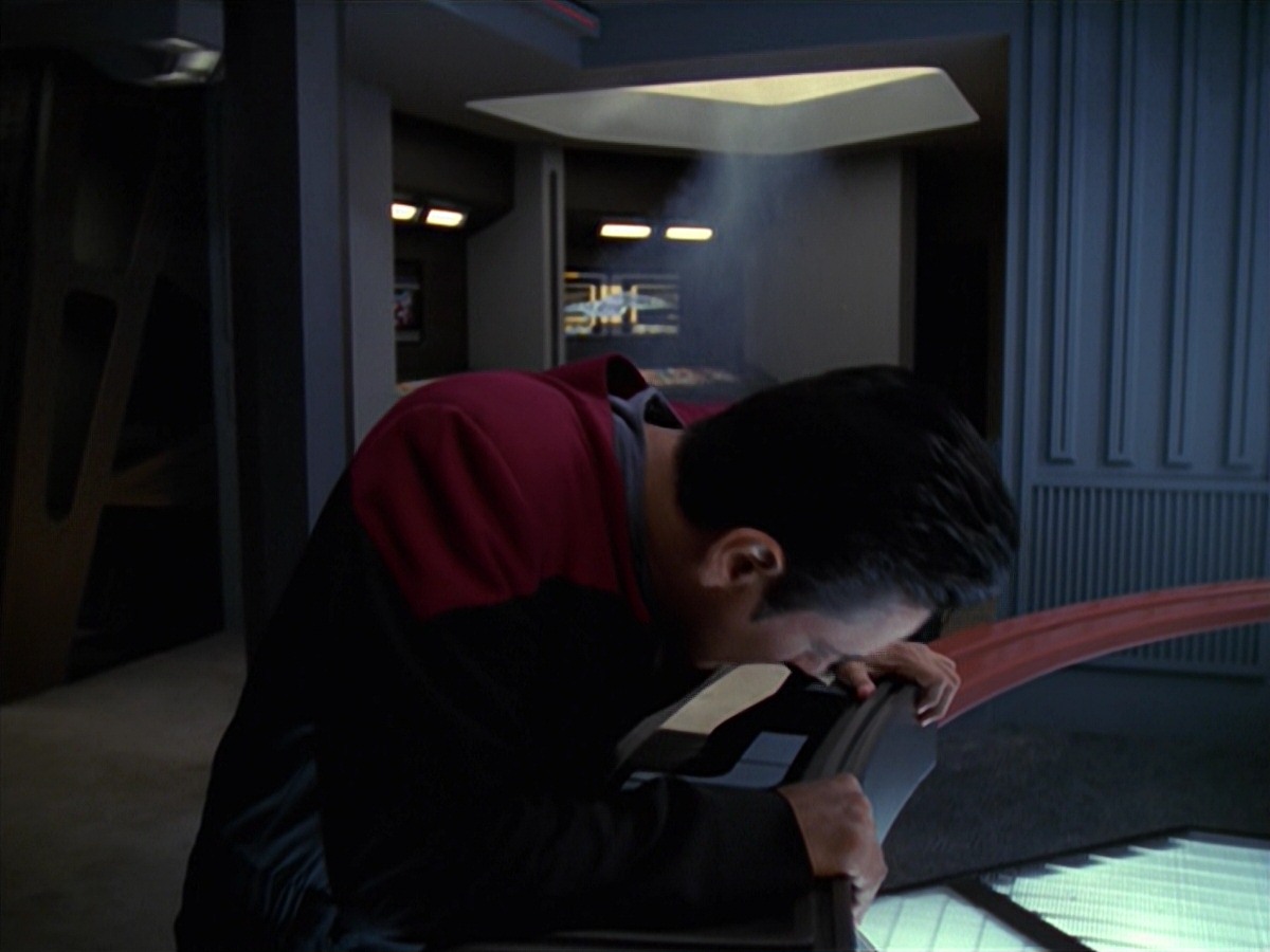 extant_StarTrek_VOY_7x11-Shattered_0259.jpg