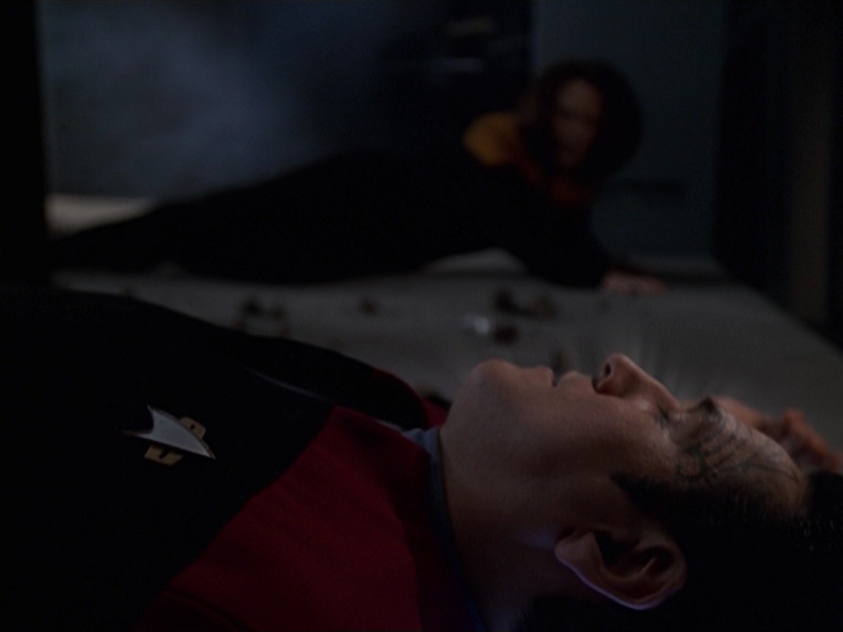 extant_StarTrek_VOY_7x11-Shattered_0271.jpg