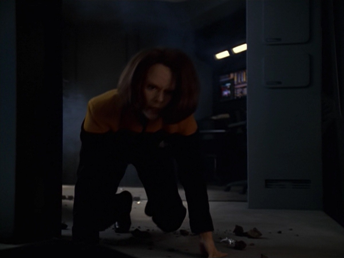 extant_StarTrek_VOY_7x11-Shattered_0274.jpg