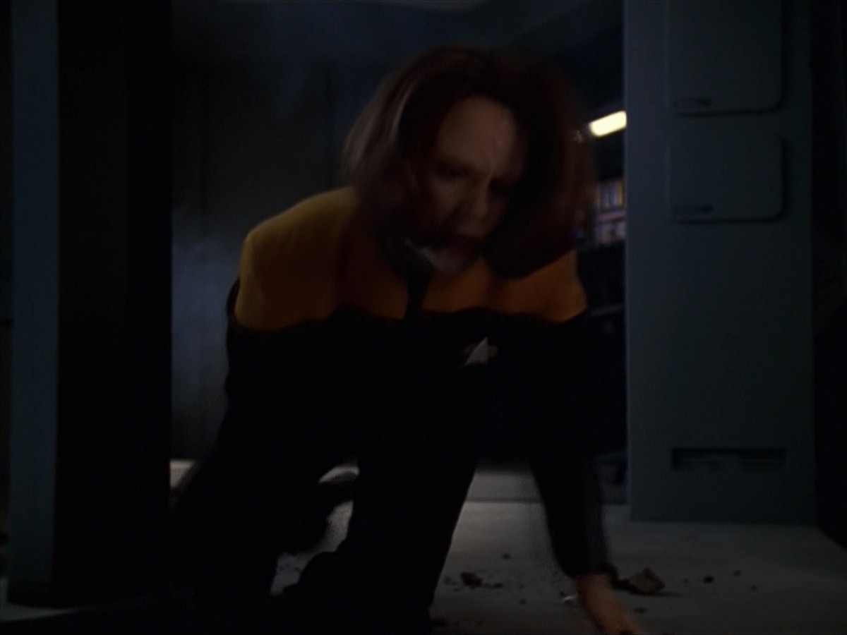 extant_StarTrek_VOY_7x11-Shattered_0275.jpg