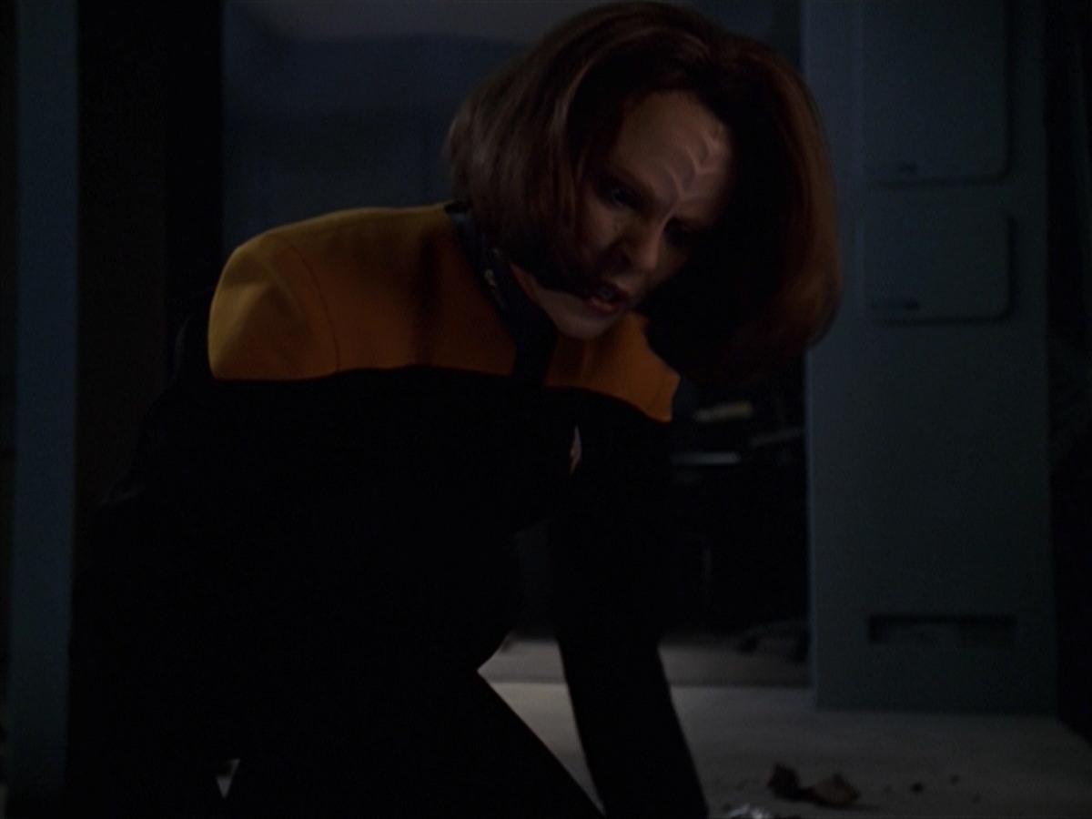 extant_StarTrek_VOY_7x11-Shattered_0278.jpg