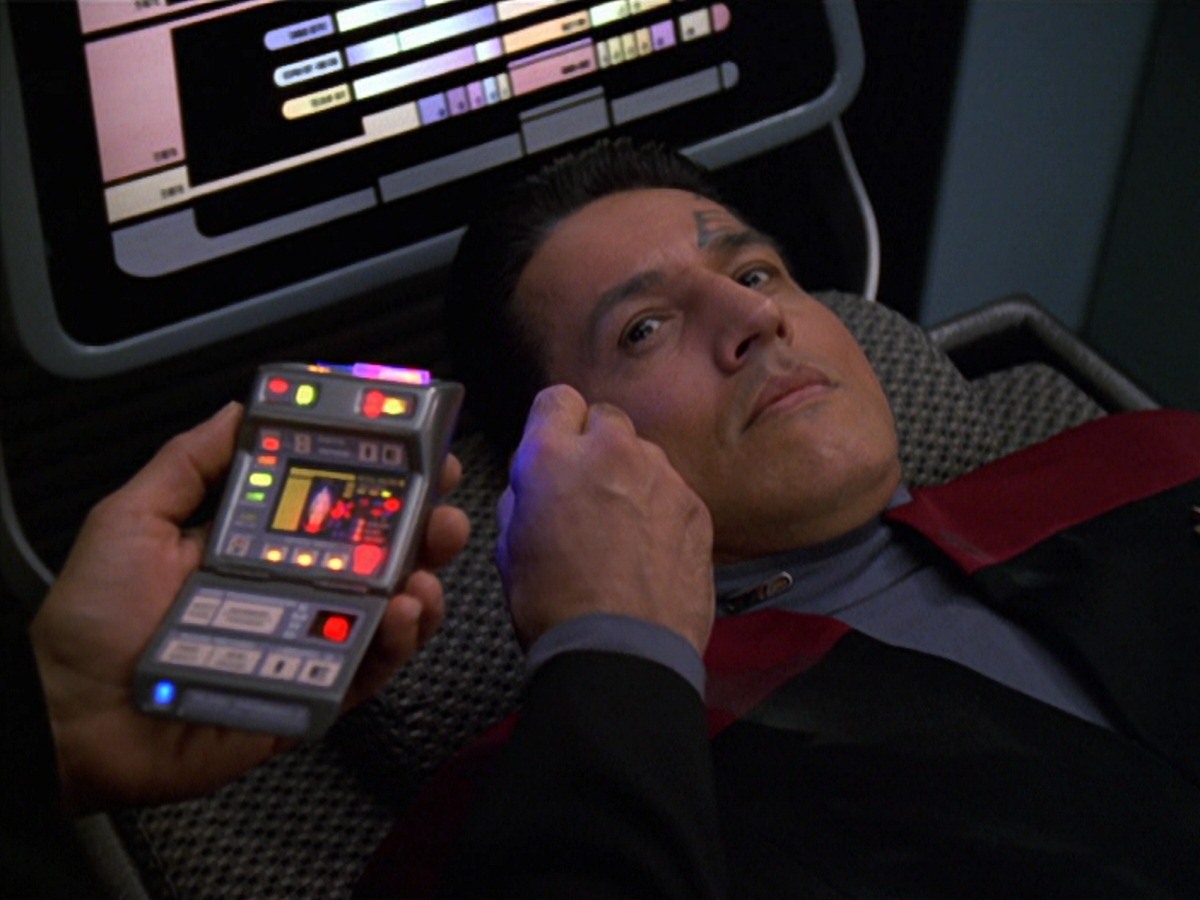 extant_StarTrek_VOY_7x11-Shattered_0442.jpg