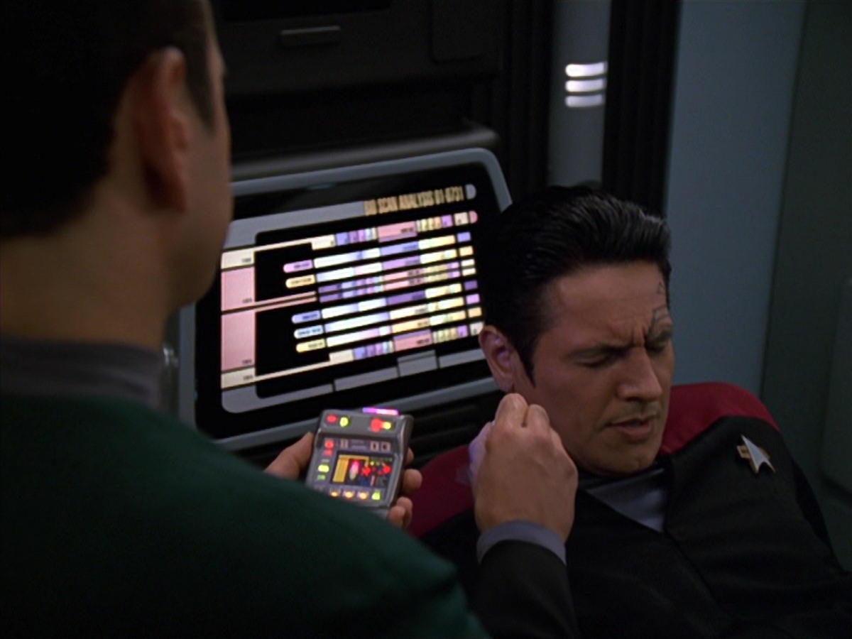 extant_StarTrek_VOY_7x11-Shattered_0453.jpg