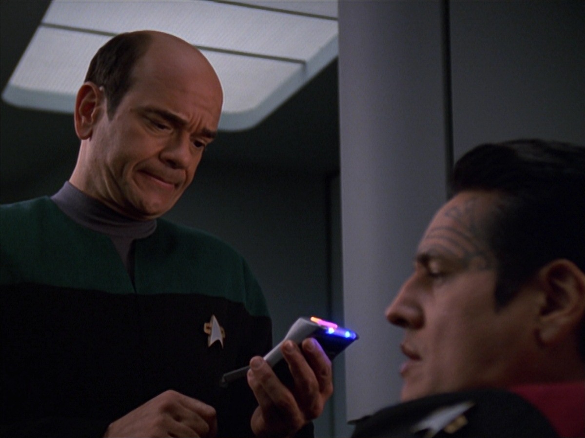 extant_StarTrek_VOY_7x11-Shattered_0460.jpg