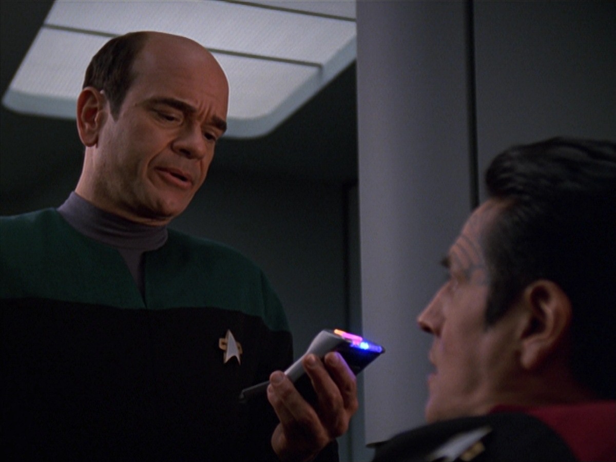extant_StarTrek_VOY_7x11-Shattered_0465.jpg