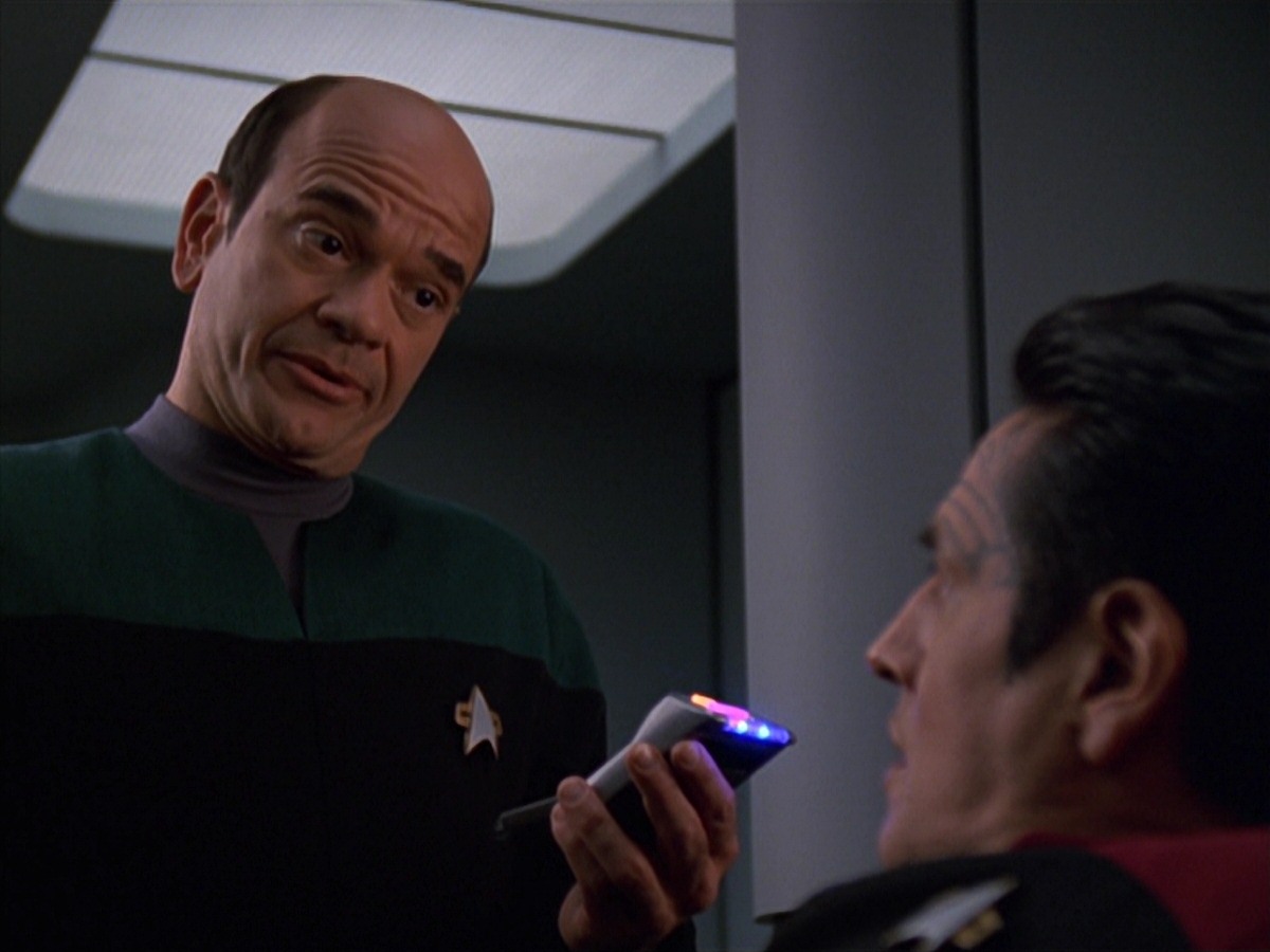 extant_StarTrek_VOY_7x11-Shattered_0467.jpg