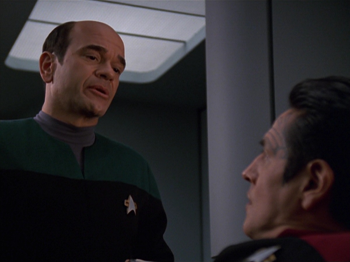 extant_StarTrek_VOY_7x11-Shattered_0474.jpg