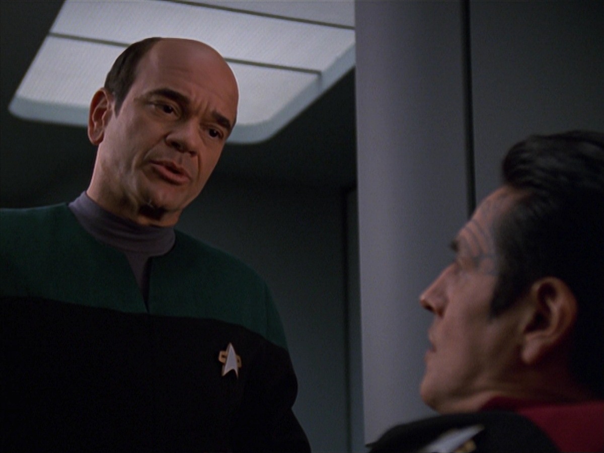 extant_StarTrek_VOY_7x11-Shattered_0476.jpg
