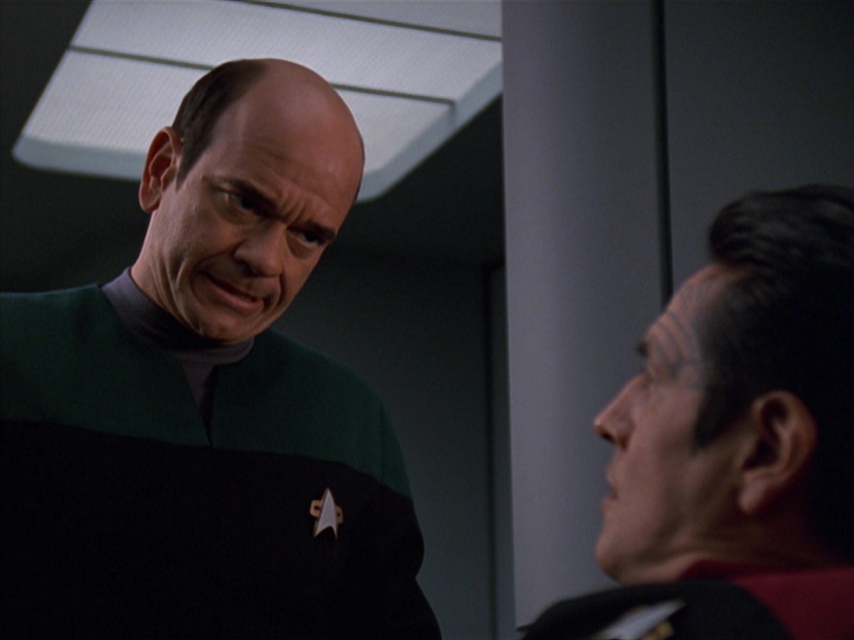 extant_StarTrek_VOY_7x11-Shattered_0477.jpg