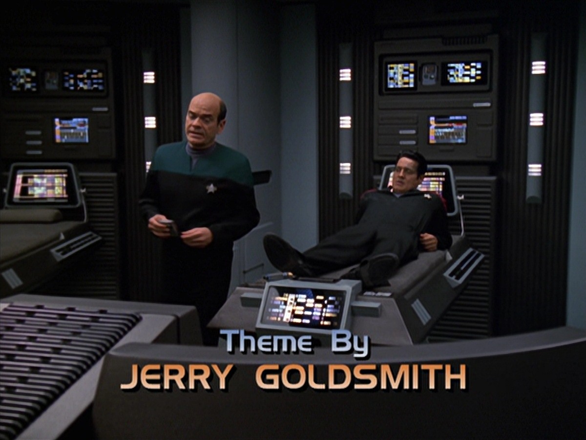 extant_StarTrek_VOY_7x11-Shattered_0480.jpg