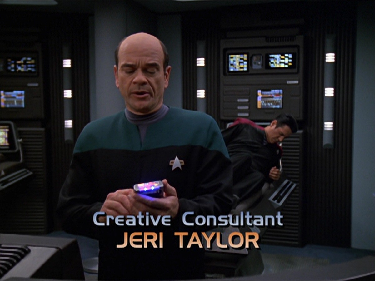 extant_StarTrek_VOY_7x11-Shattered_0485.jpg