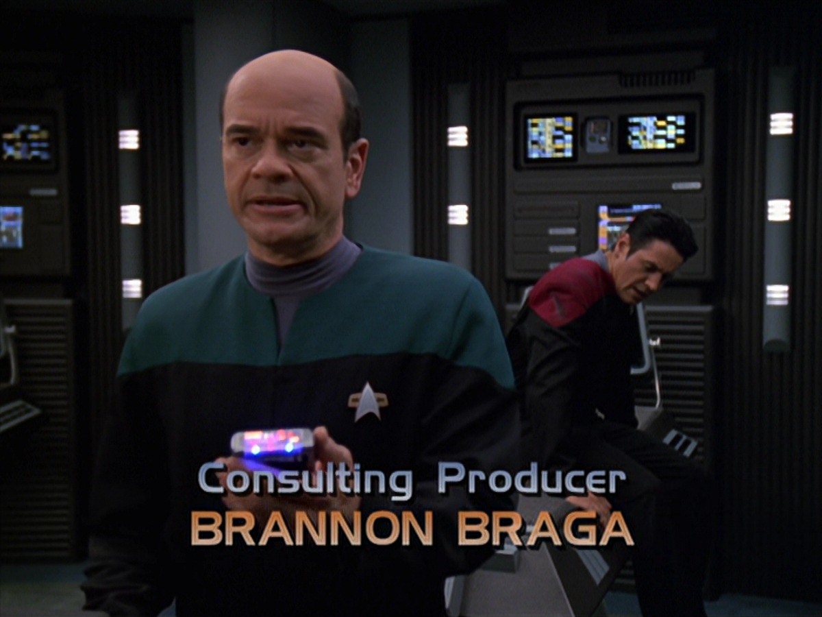 extant_StarTrek_VOY_7x11-Shattered_0499.jpg