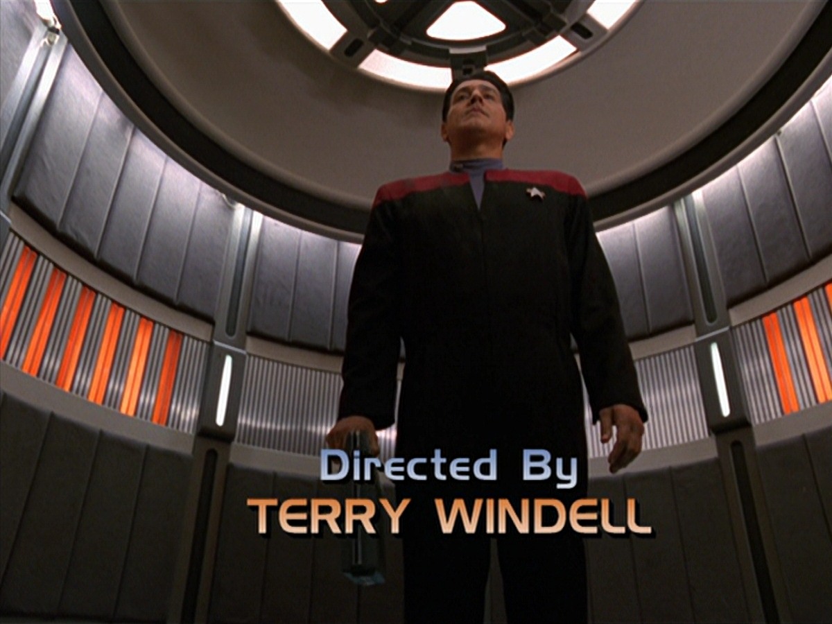 extant_StarTrek_VOY_7x11-Shattered_0556.jpg