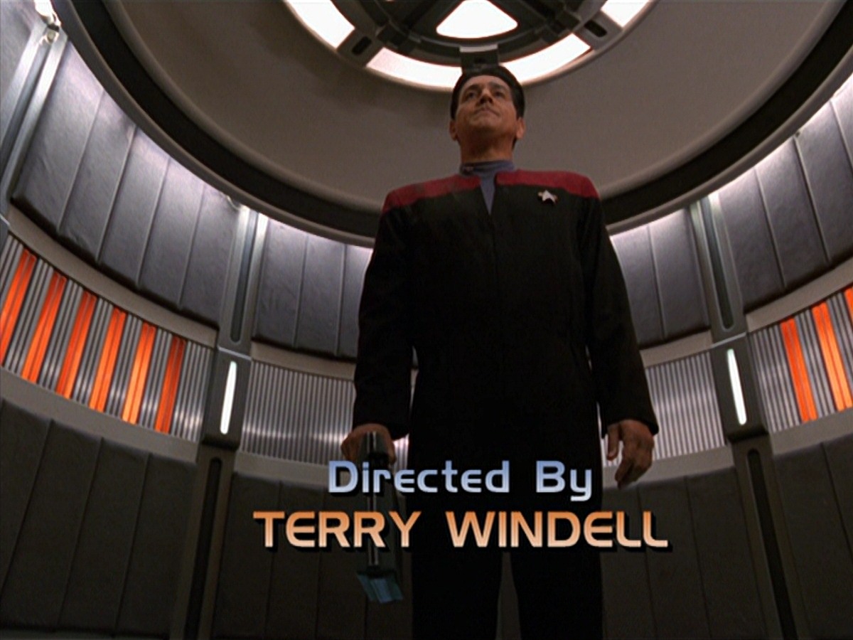 extant_StarTrek_VOY_7x11-Shattered_0557.jpg