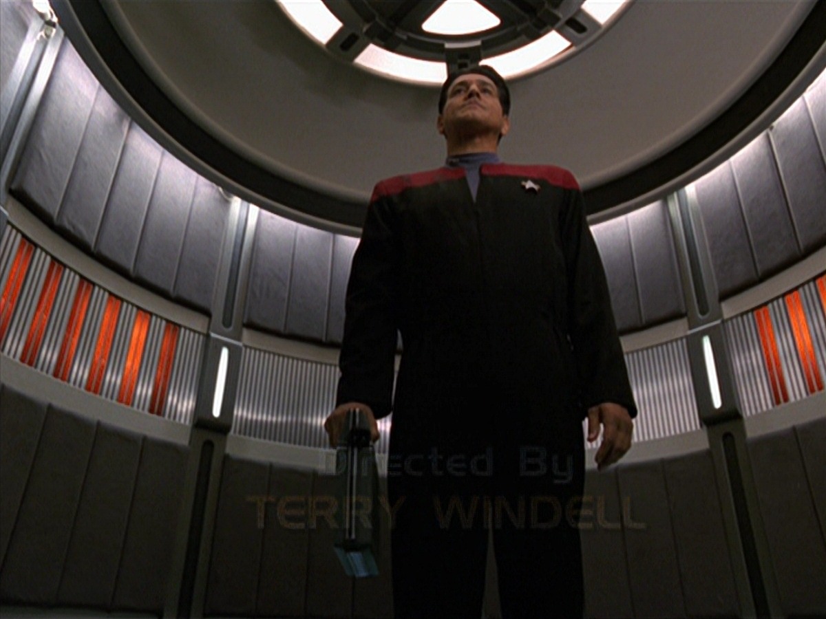 extant_StarTrek_VOY_7x11-Shattered_0558.jpg