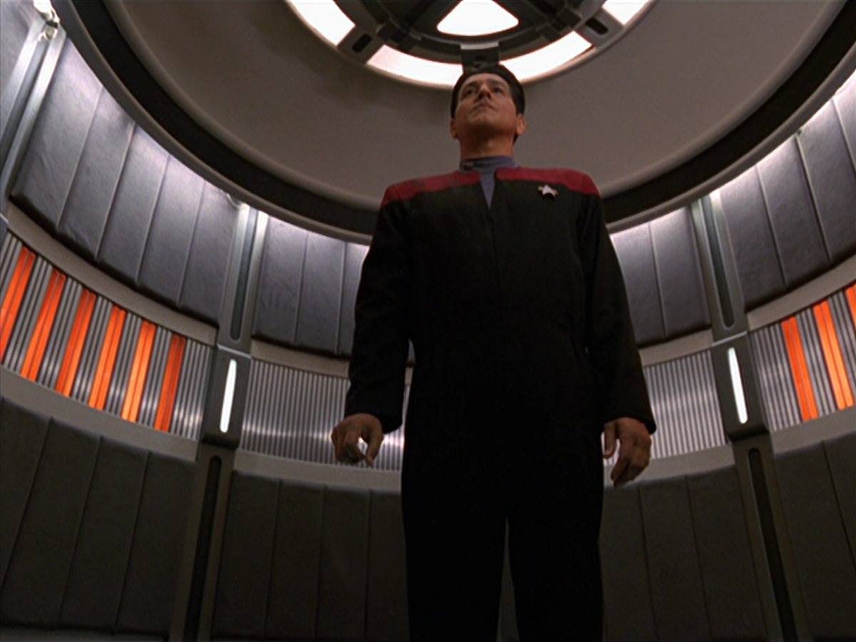 extant_StarTrek_VOY_7x11-Shattered_0562.jpg