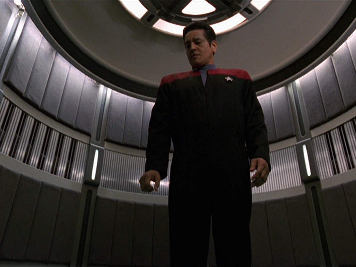 extant_StarTrek_VOY_7x11-Shattered_0563.jpg