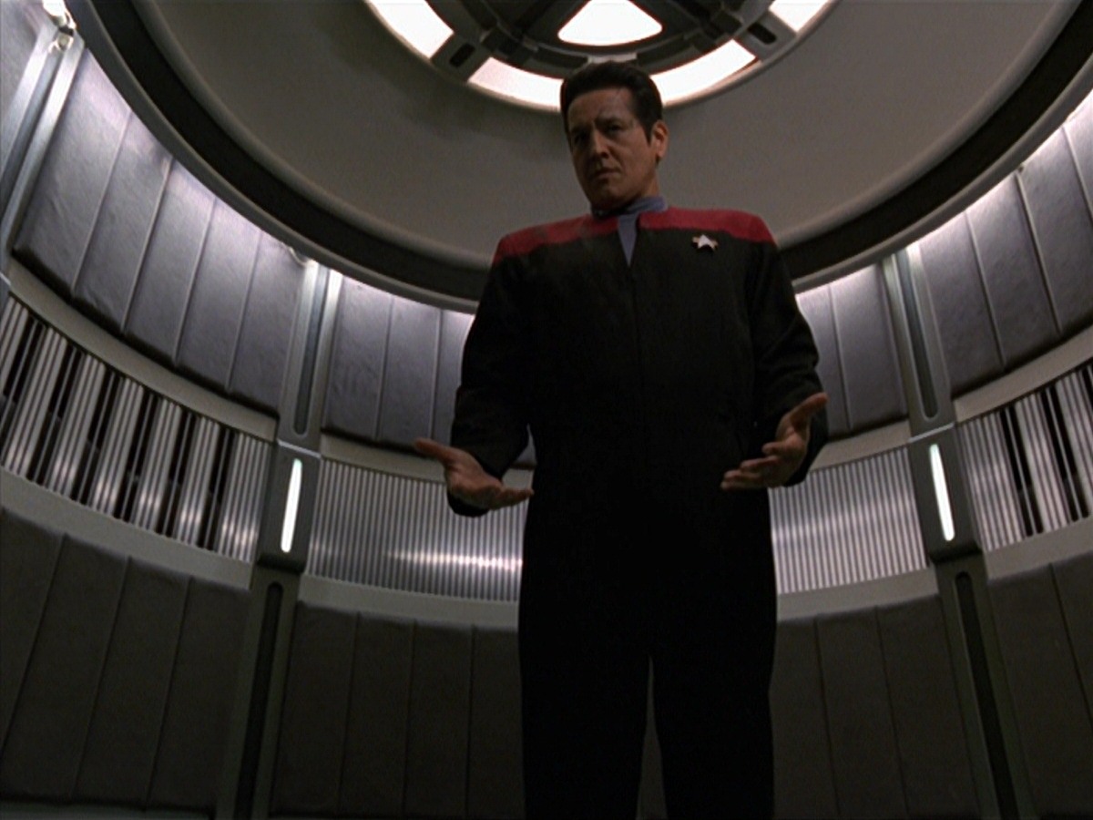 extant_StarTrek_VOY_7x11-Shattered_0566.jpg
