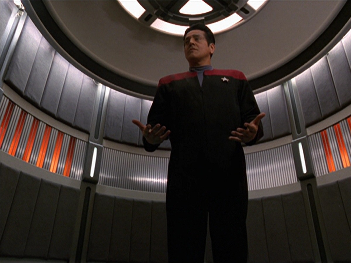 extant_StarTrek_VOY_7x11-Shattered_0568.jpg