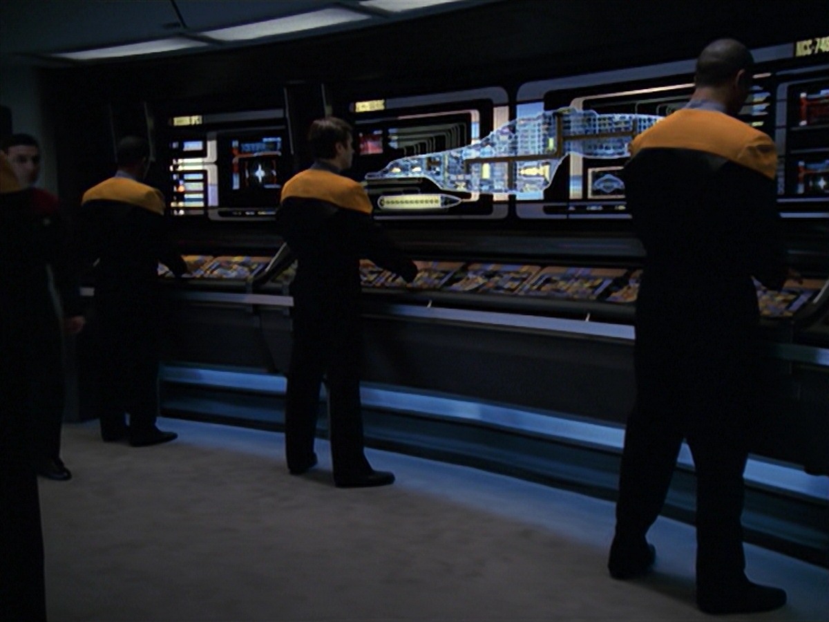 extant_StarTrek_VOY_7x11-Shattered_0569.jpg