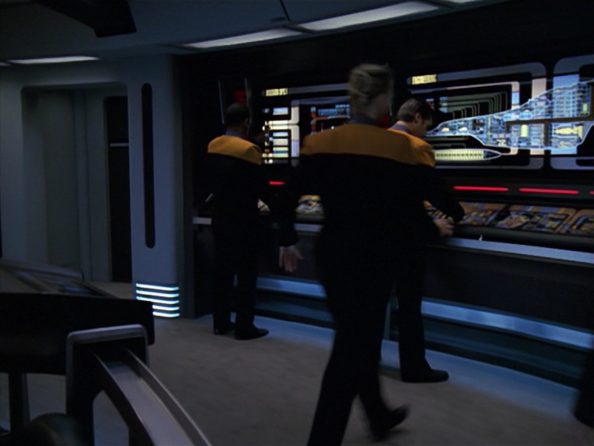 extant_StarTrek_VOY_7x11-Shattered_0572.jpg