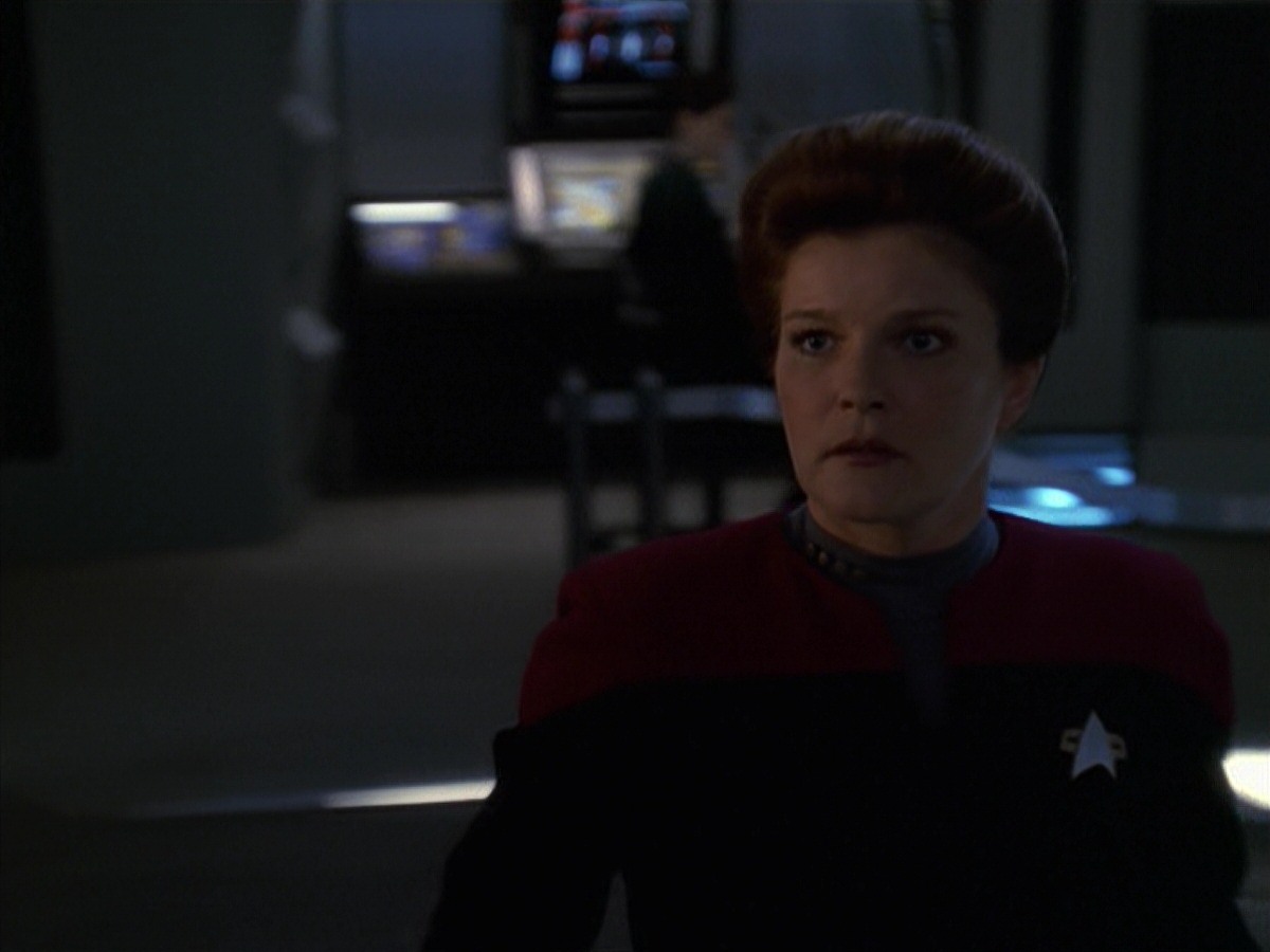 extant_StarTrek_VOY_7x11-Shattered_0590.jpg