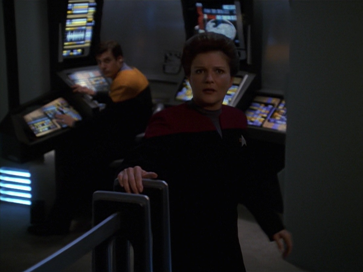 extant_StarTrek_VOY_7x11-Shattered_0602.jpg