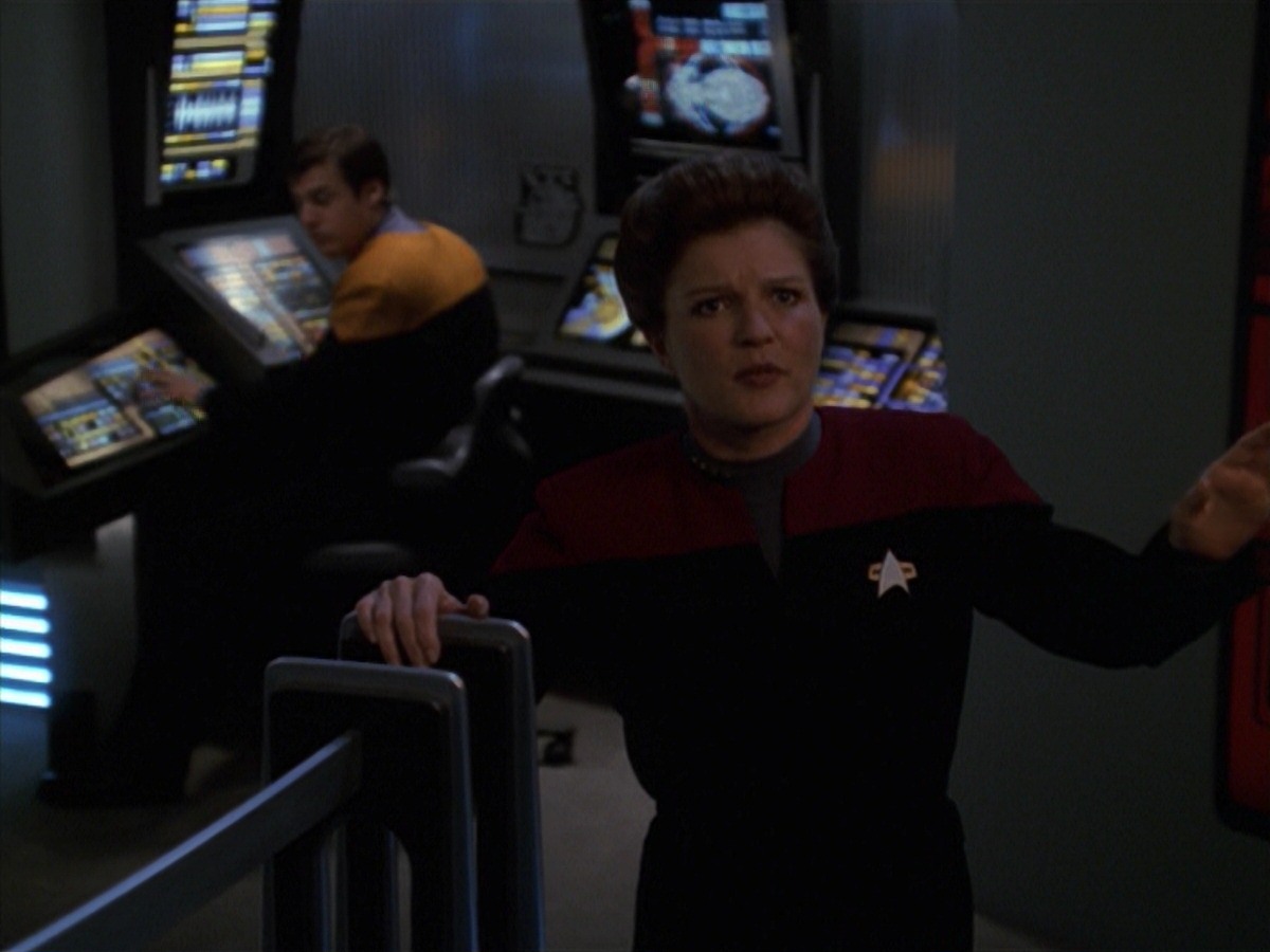 extant_StarTrek_VOY_7x11-Shattered_0605.jpg