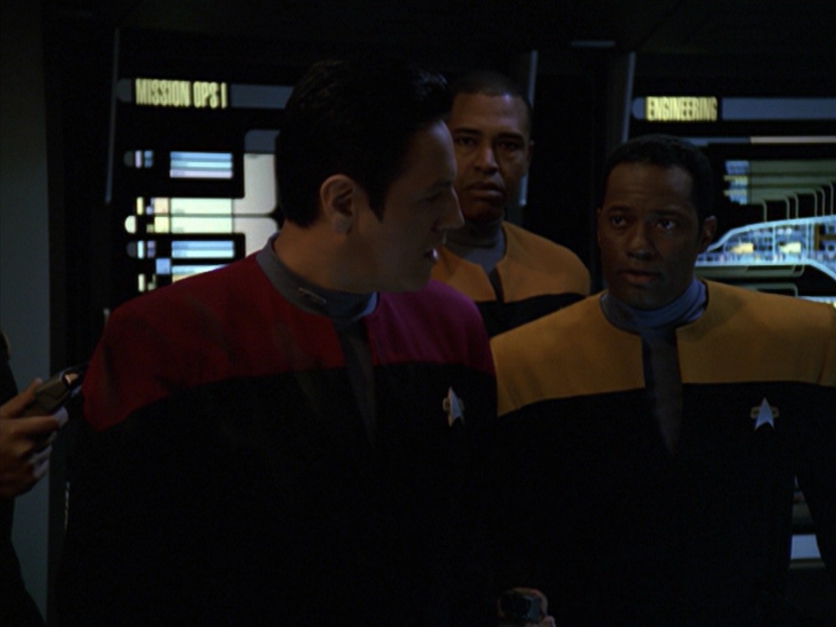 extant_StarTrek_VOY_7x11-Shattered_0609.jpg
