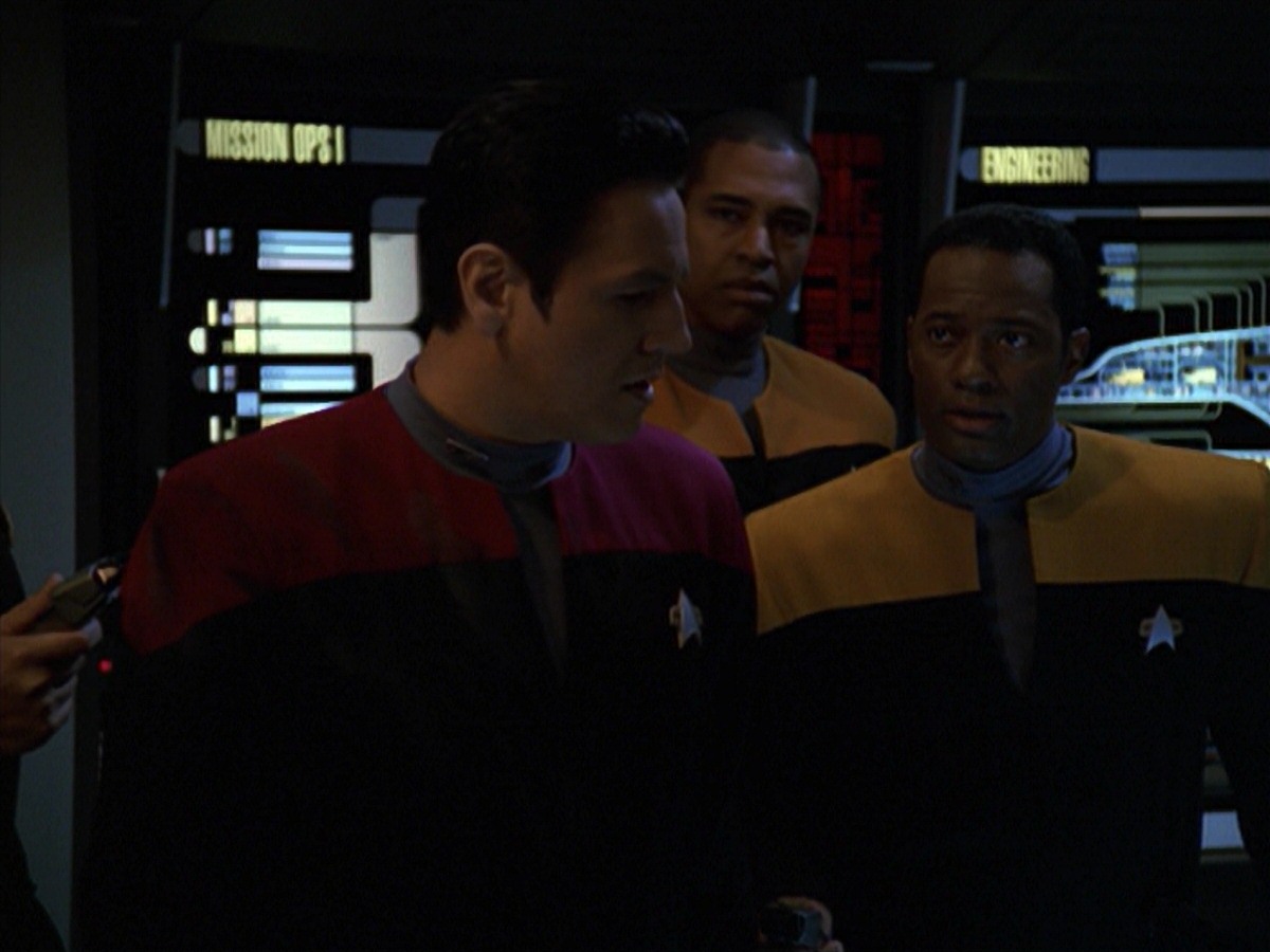 extant_StarTrek_VOY_7x11-Shattered_0610.jpg