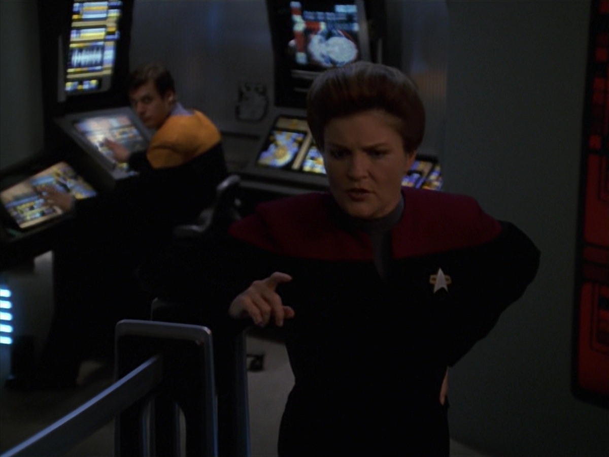 extant_StarTrek_VOY_7x11-Shattered_0618.jpg