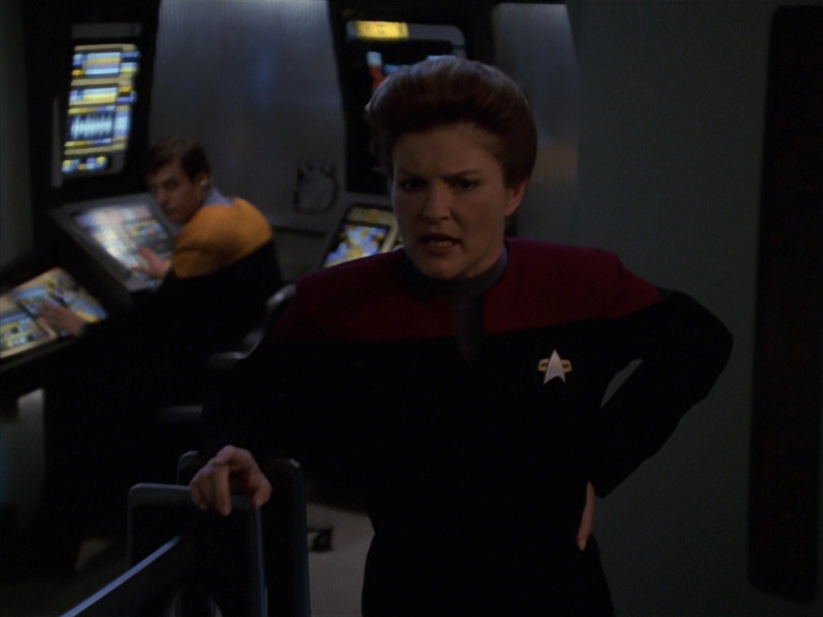 extant_StarTrek_VOY_7x11-Shattered_0619.jpg