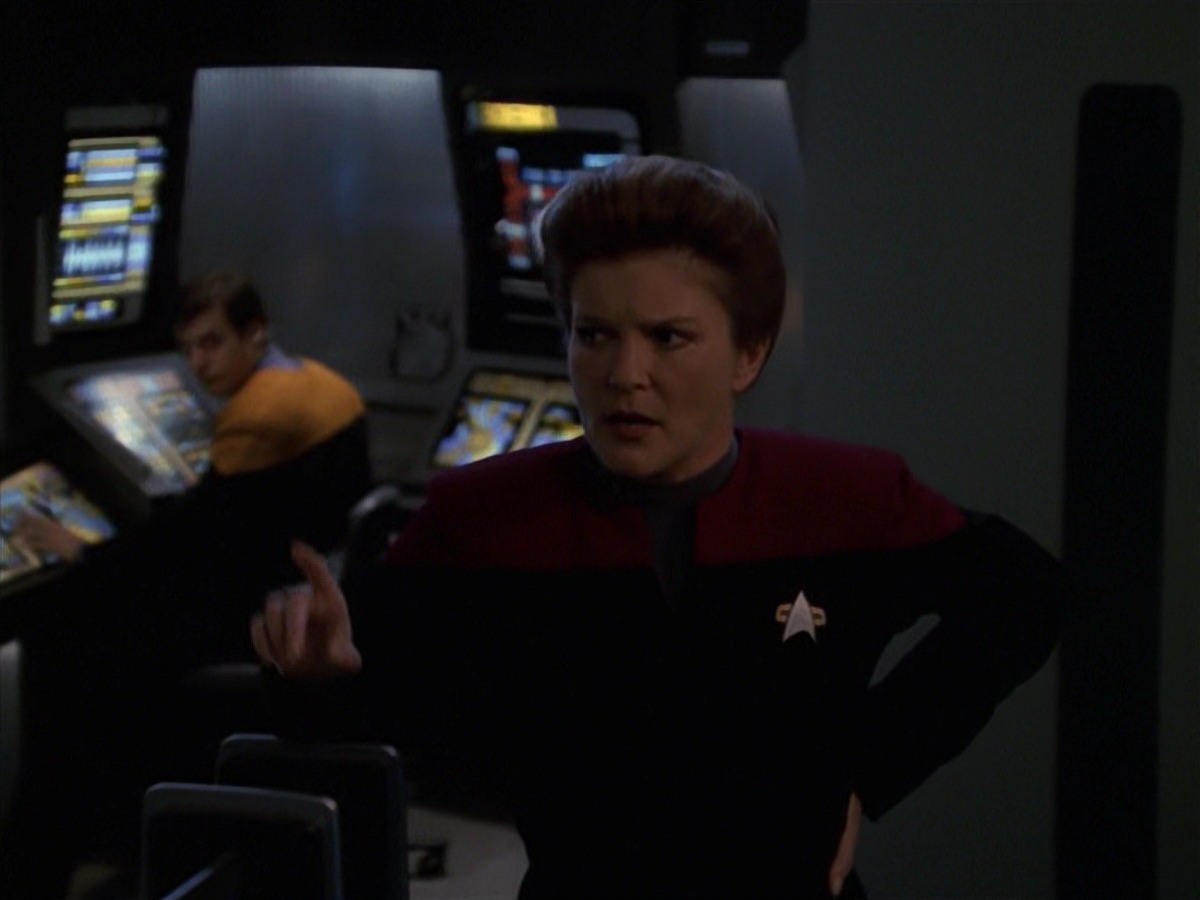 extant_StarTrek_VOY_7x11-Shattered_0620.jpg
